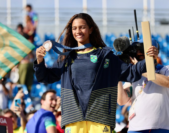 Rayssa Leal e Larissa Pimenta garantem mais duas medalhas para o Brasil