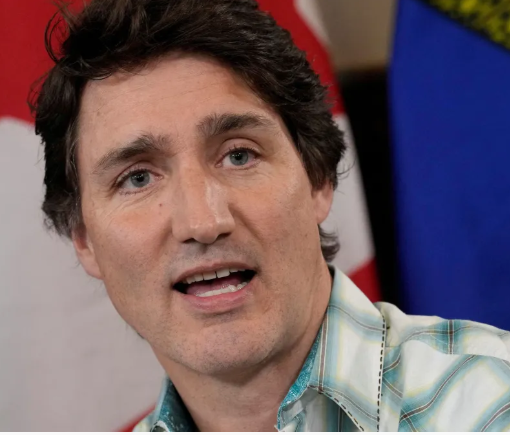 Primeiro-ministro do Canadá, Justin Trudeau, durante visita a Calgary • 07/07/2023 REUTERS/Todd Korol