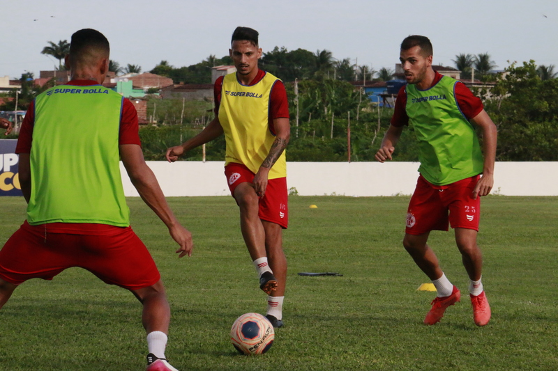 Com suspensos e lesionados, América vai desfalcado para enfrentar o Globo