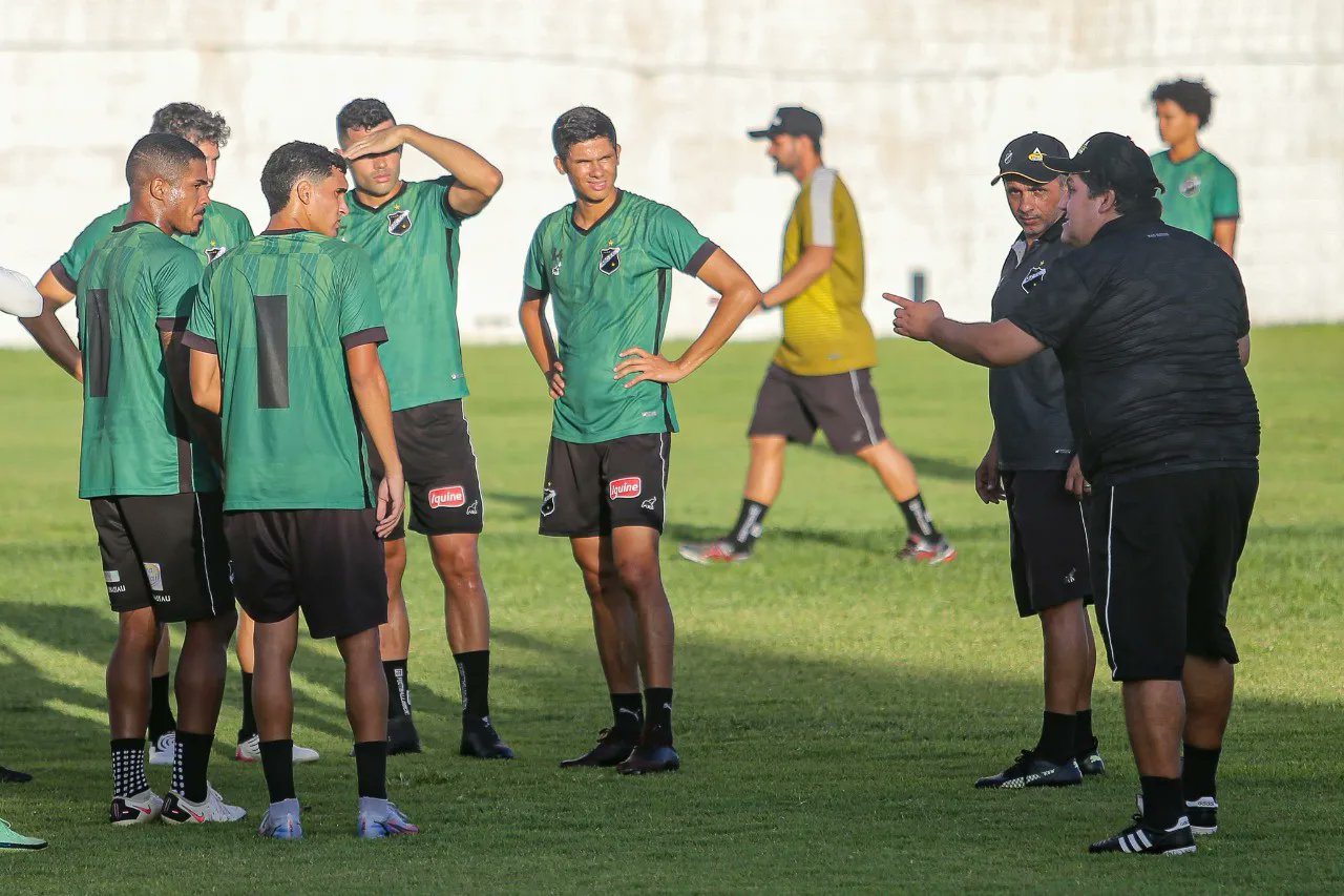 Fernando Marchiori começa a montar time para a partida contra o ASSU